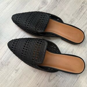 Universal Thread Black Woven Mules